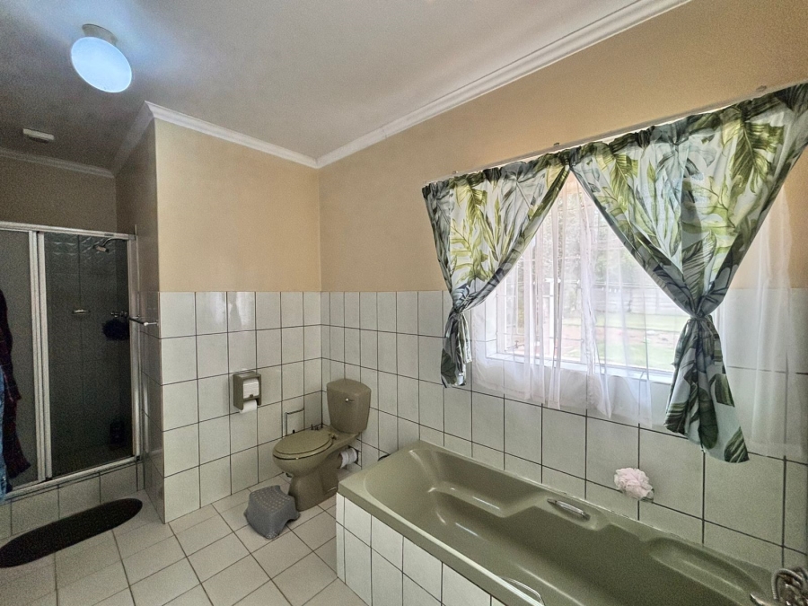 4 Bedroom Property for Sale in La Hoff North West